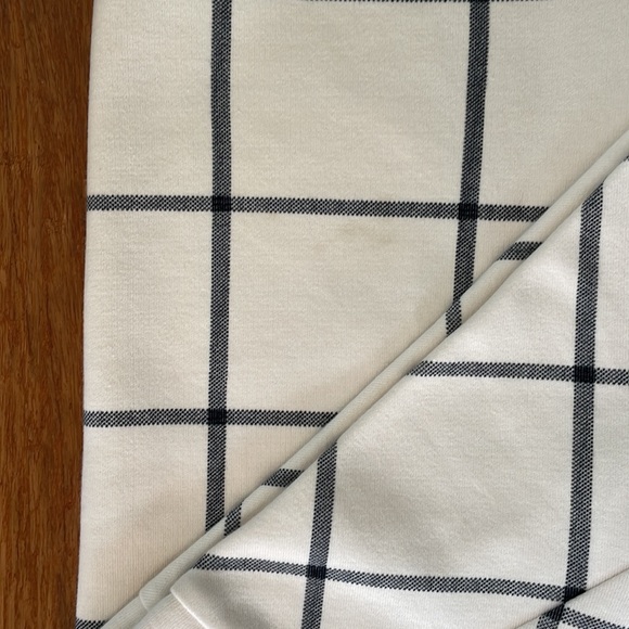 Ann Taylor LOFT Crew Neck Cropped Sweatshirt - Picture 4 of 5